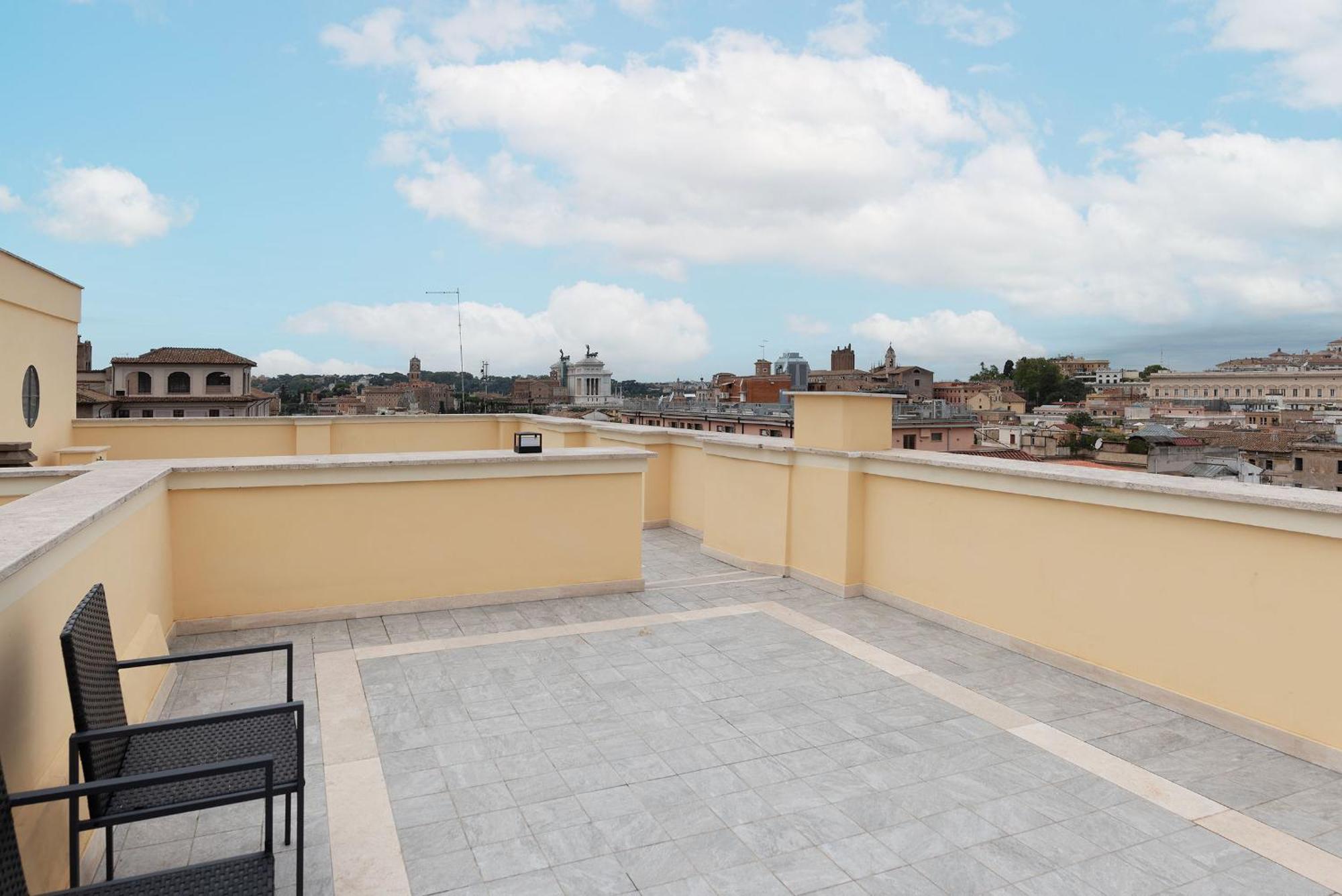 Apartment Joivy Cavour Luxury Rom